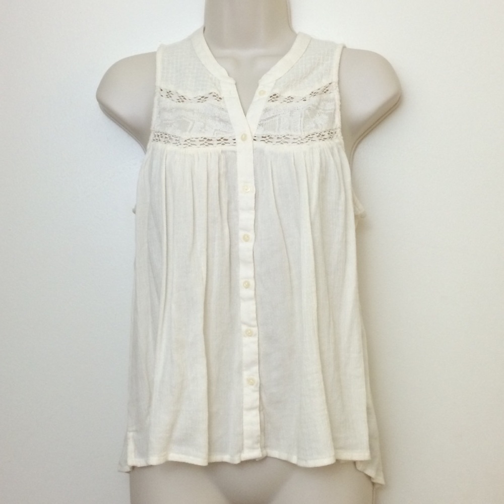 🎈3/$20 American Eagle Outfitters Ivory Lace Top
